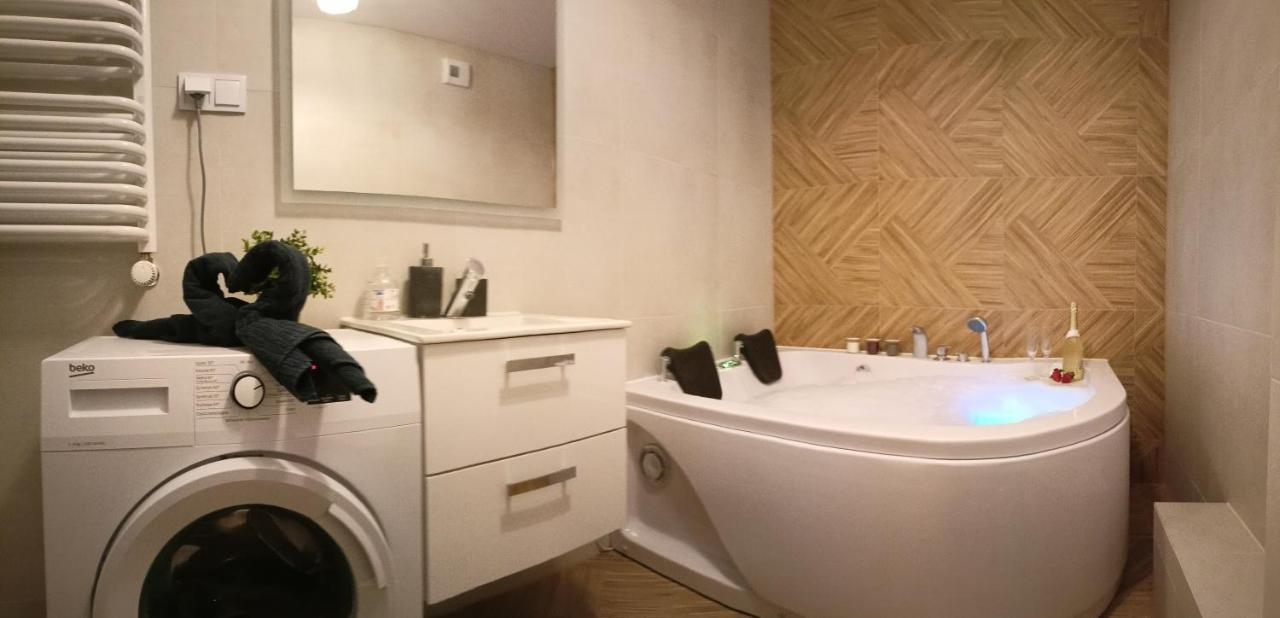 Apartament Z Sauna I Jacuzzi Apartment Радом Екстериор снимка