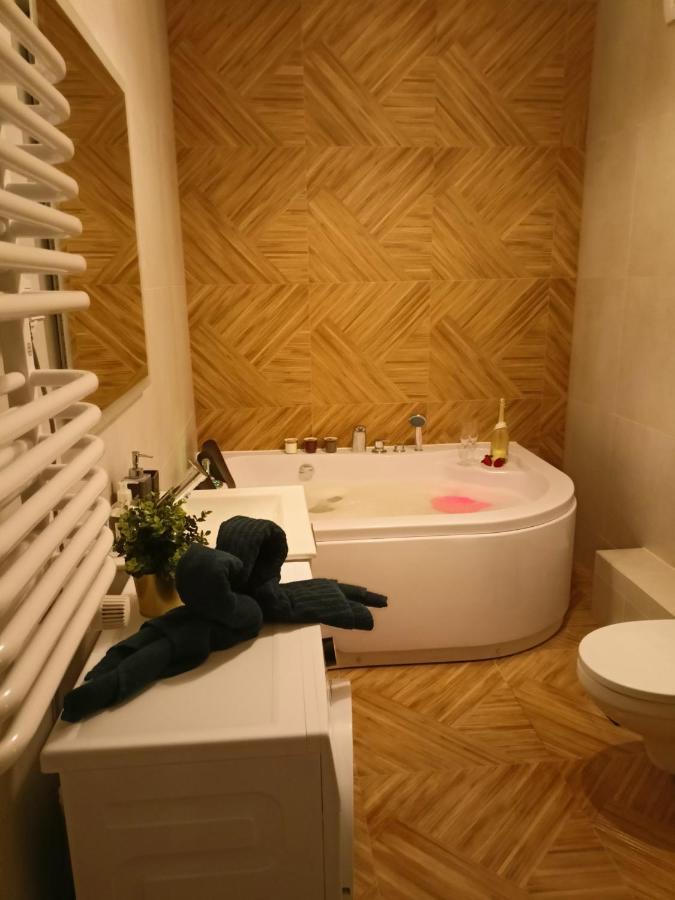 Apartament Z Sauna I Jacuzzi Apartment Радом Екстериор снимка